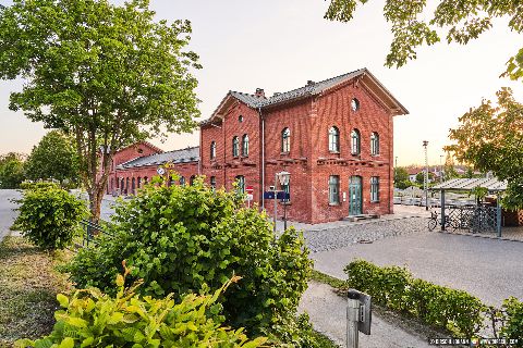 Gemeinde Neumarkt_St._Veit Landkreis Mühldorf Bahnhof (Dirschl Johann) Deutschland MÜ